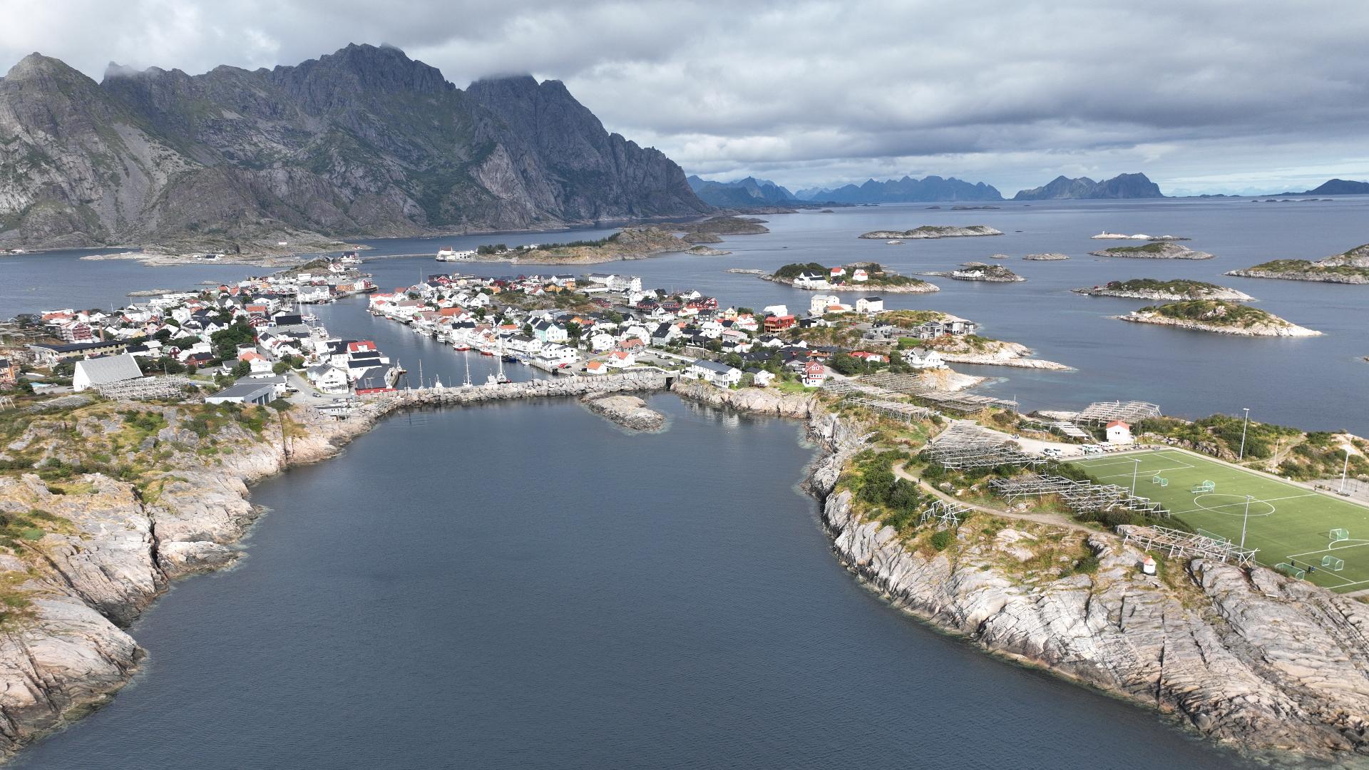 Henningsvær